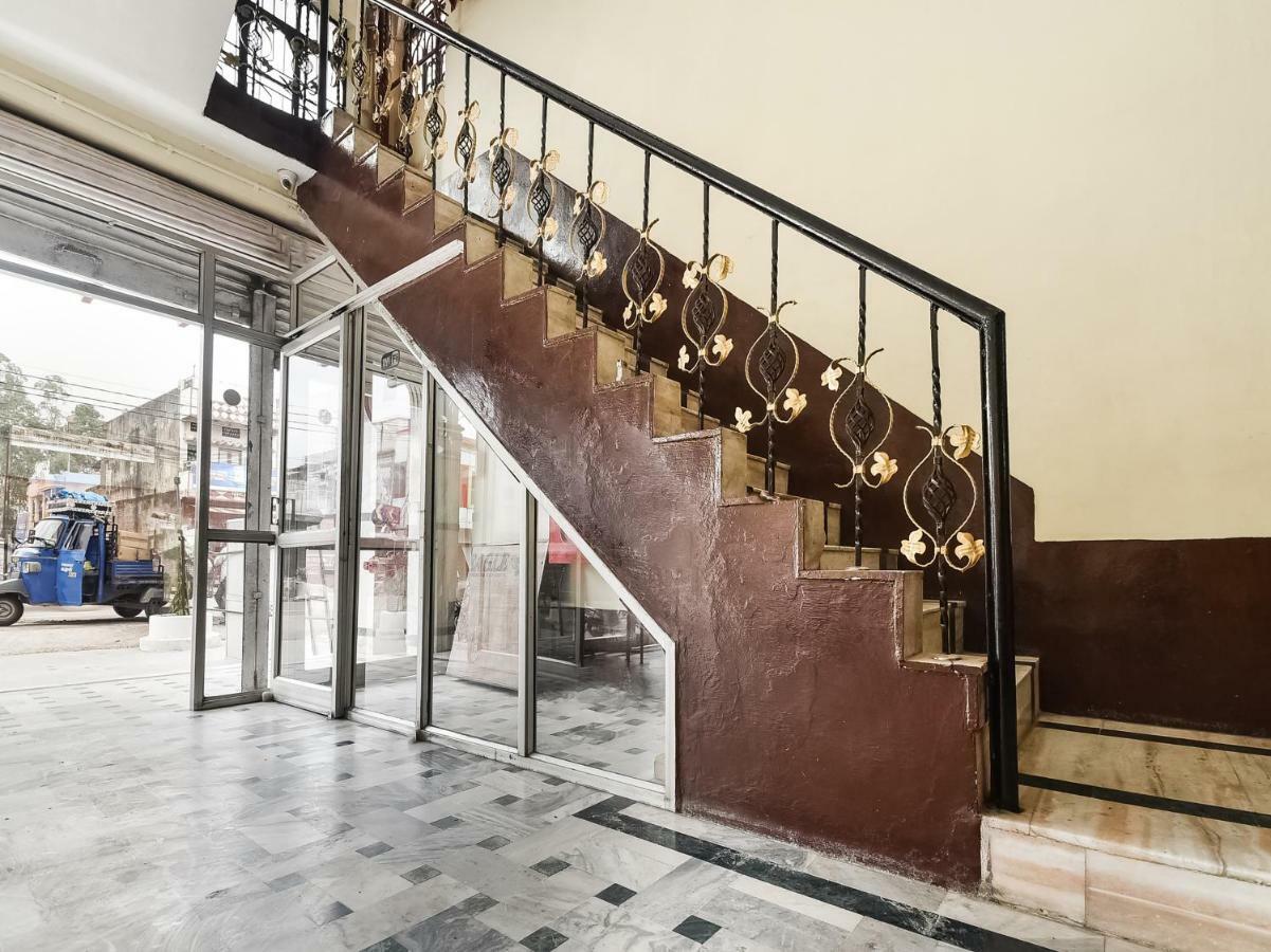 Hotel Lalit Palace Babina Extérieur photo