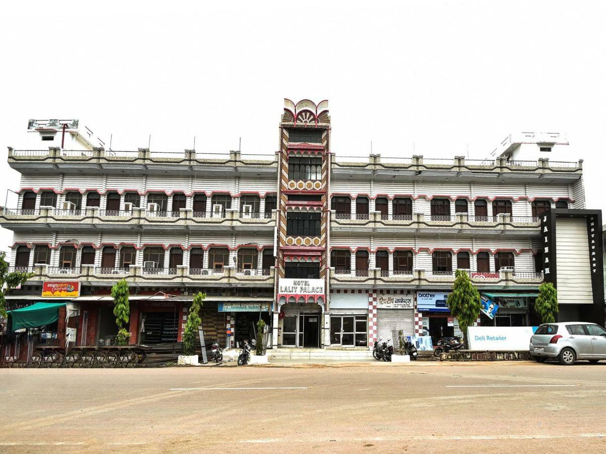 Hotel Lalit Palace Babina Extérieur photo
