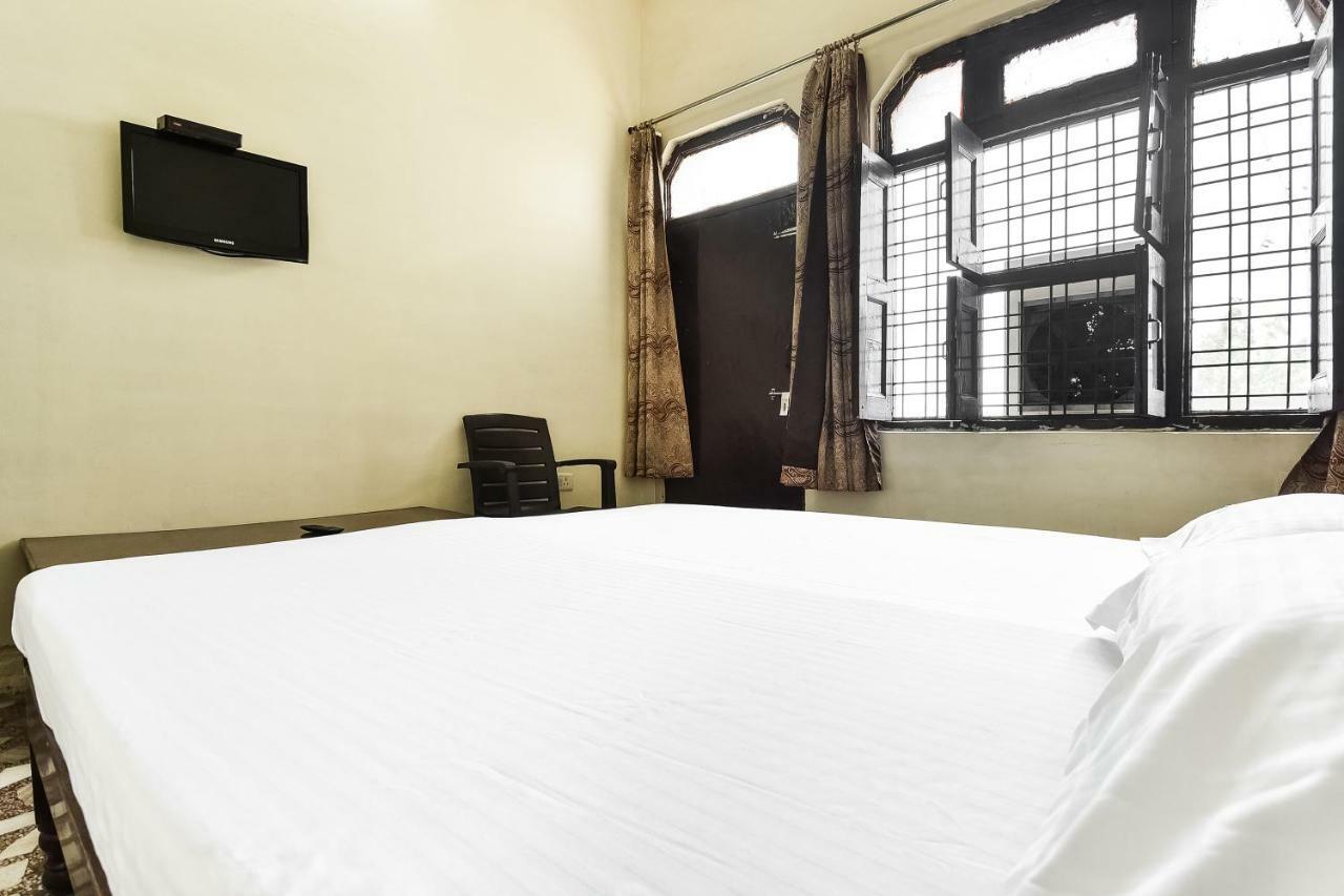 Hotel Lalit Palace Babina Extérieur photo