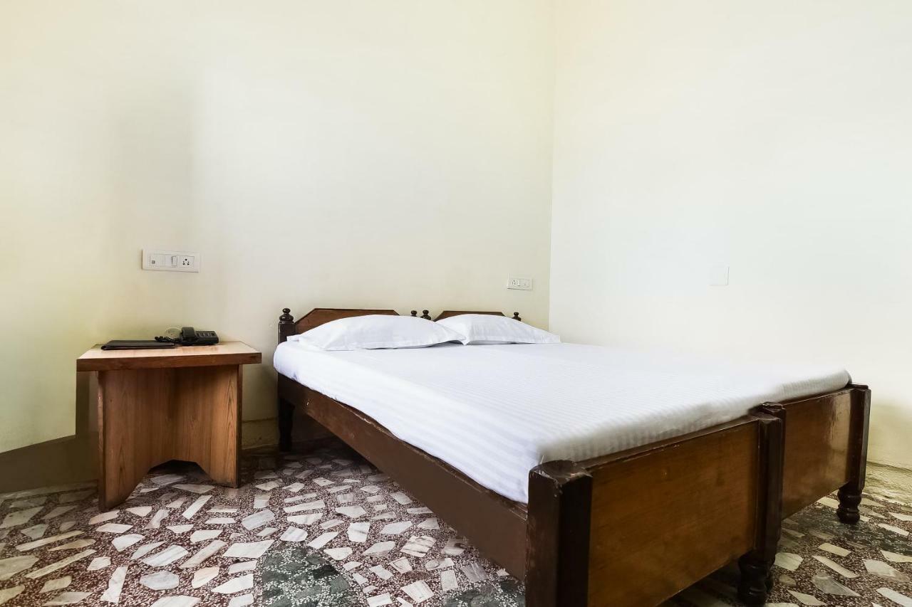 Hotel Lalit Palace Babina Extérieur photo