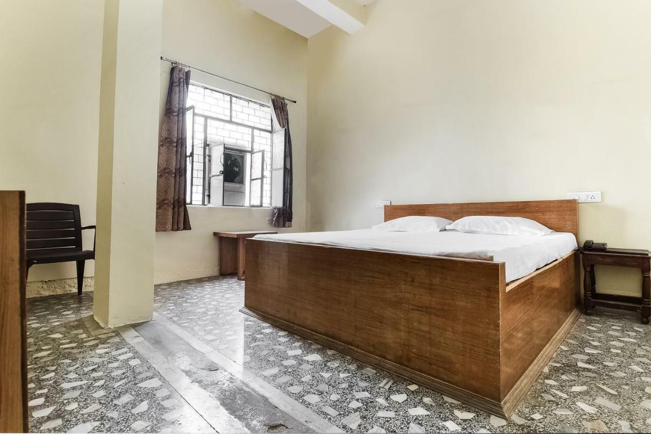 Hotel Lalit Palace Babina Extérieur photo