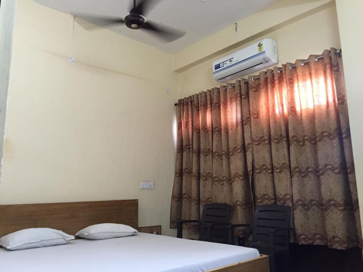 Hotel Lalit Palace Babina Extérieur photo