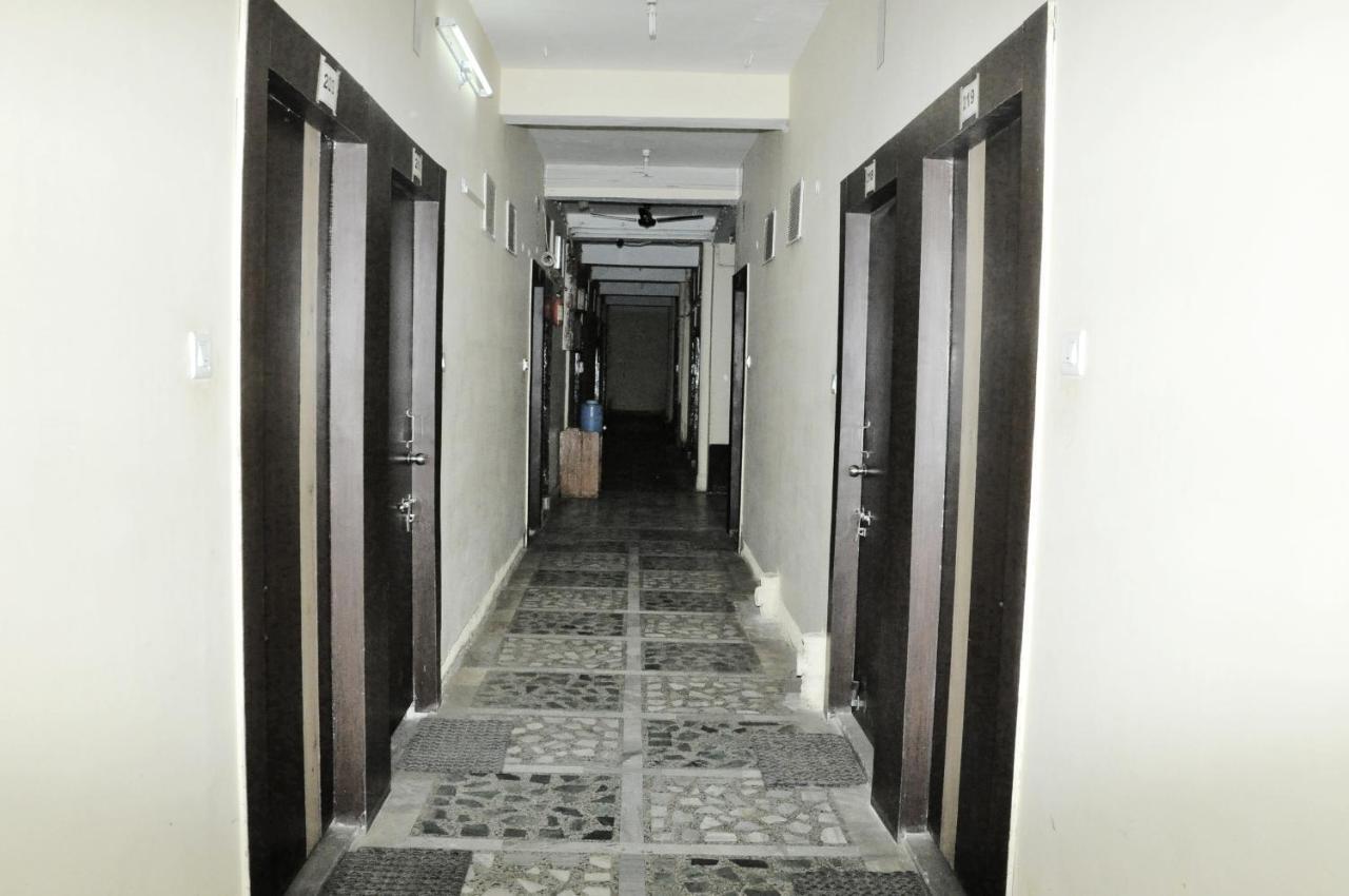 Hotel Lalit Palace Babina Extérieur photo